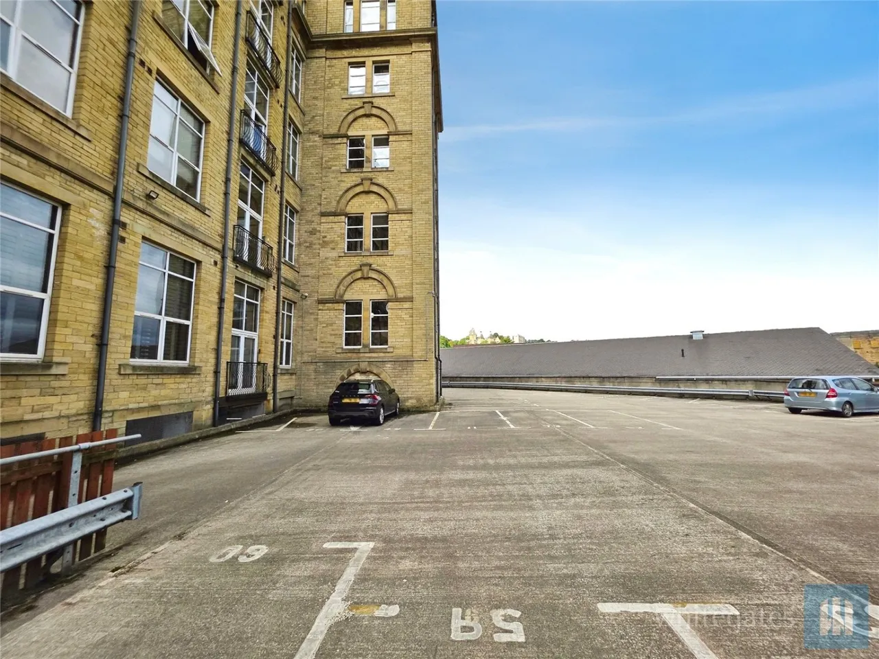 Bradford Road, Dewsbury, WF13, photo 24