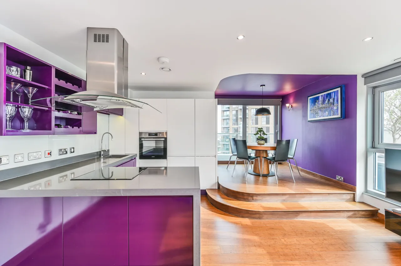 119 Orbis Wharf, Bridges Court Road, London, photo 11