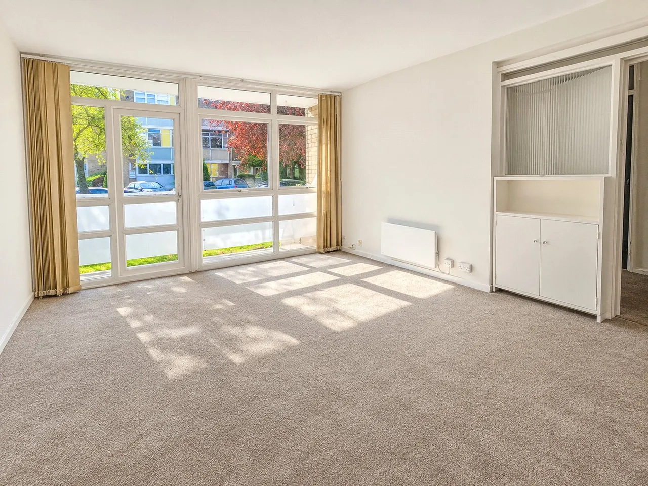 Hill View Court, Woking, GU22, photo 2