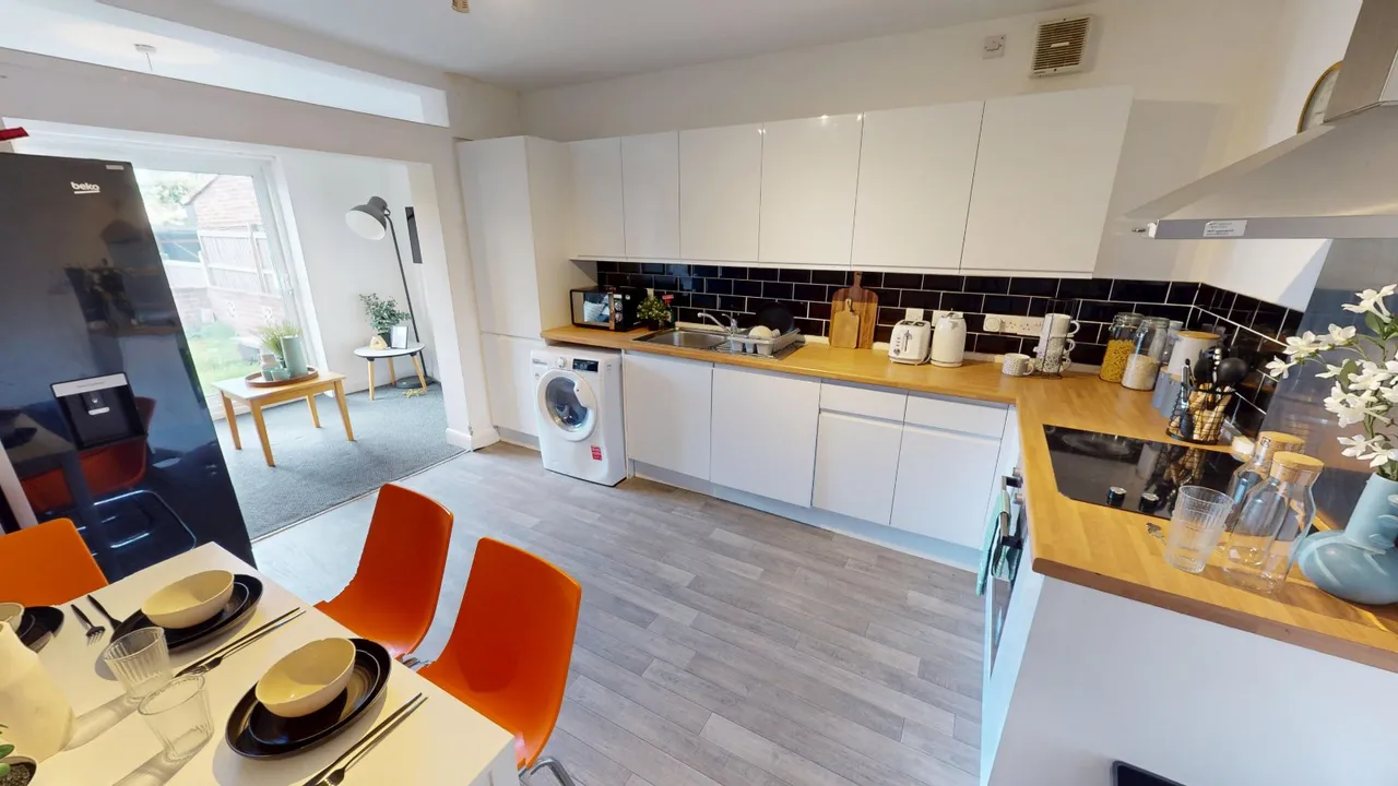 5 bed house to rent, Arnesby Road, Nottingham, NG7