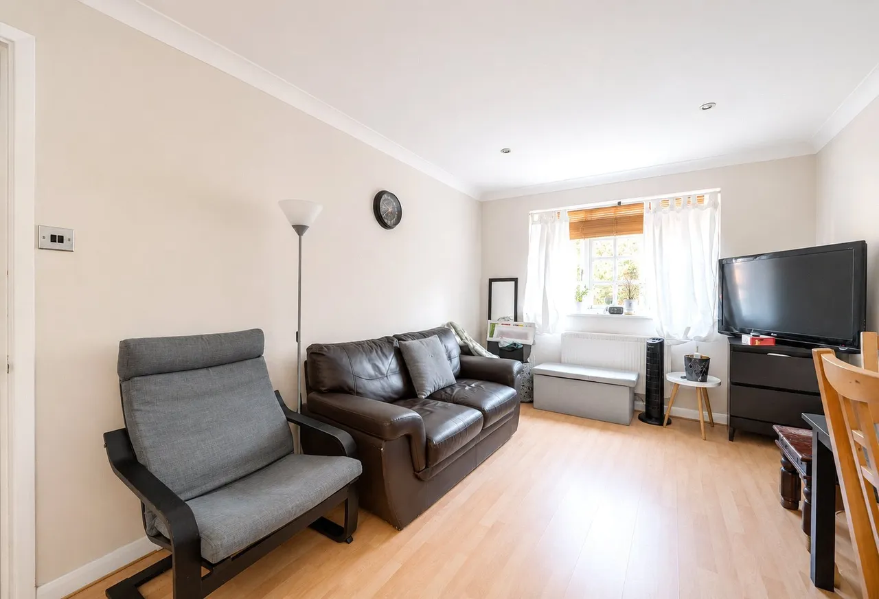 Wilkins Close, Mitcham, CR4 3SA, photo 3