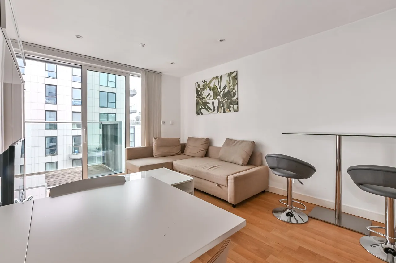 69 Residence Tower, Woodberry Grove, London, photo 3