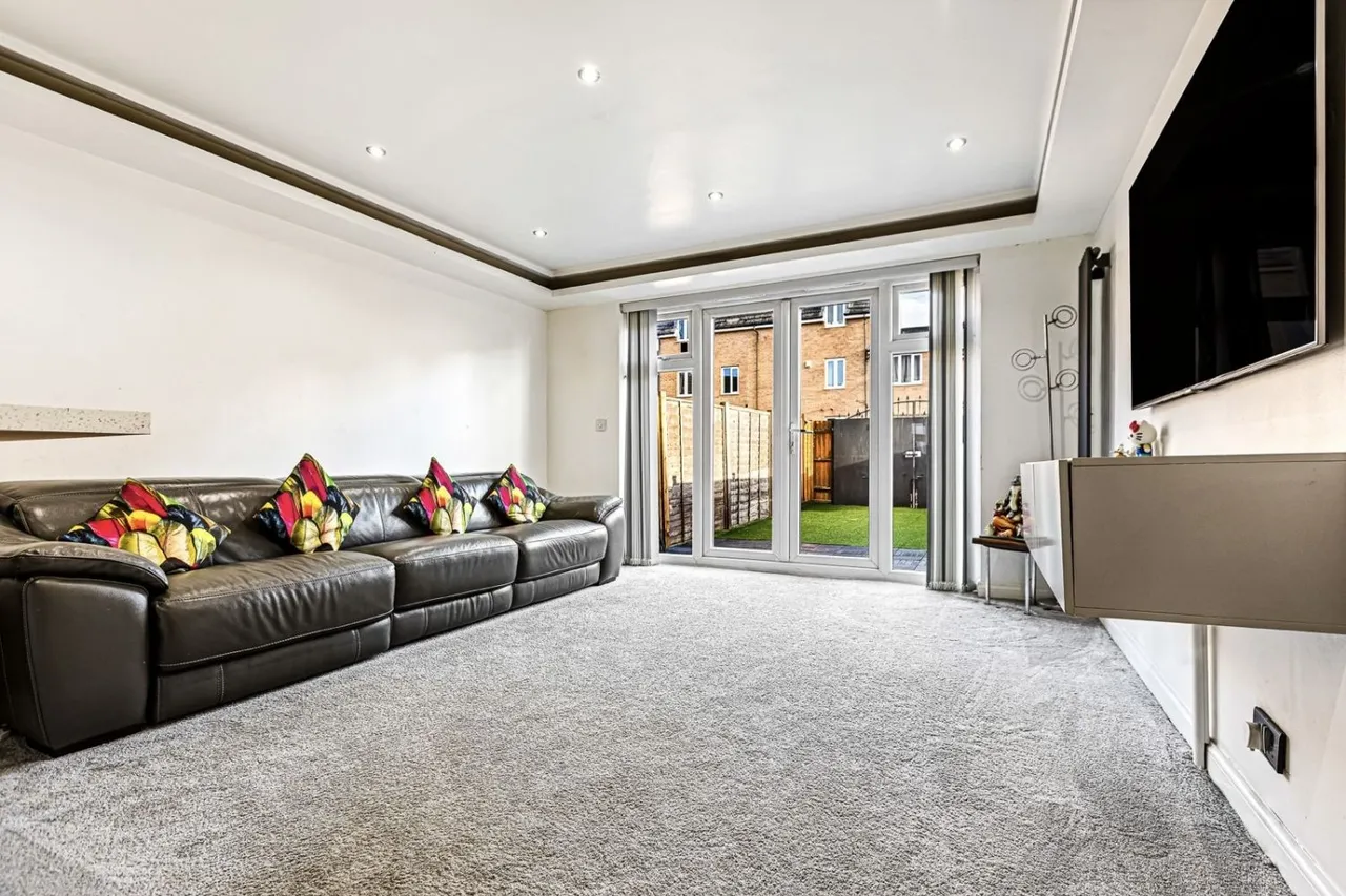 Onyx Crescent, Leicester, LE4, photo 2