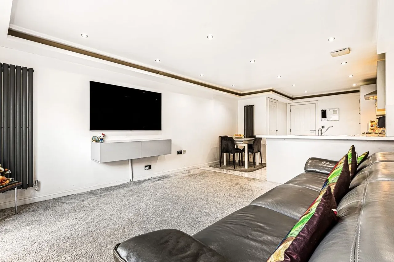Onyx Crescent, Leicester, LE4, photo 3