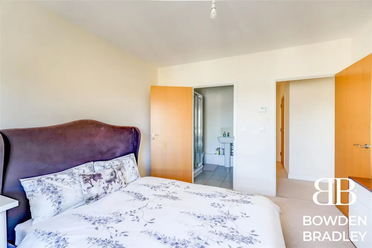 Reservoir Way, Hainault, IG6, photo 10