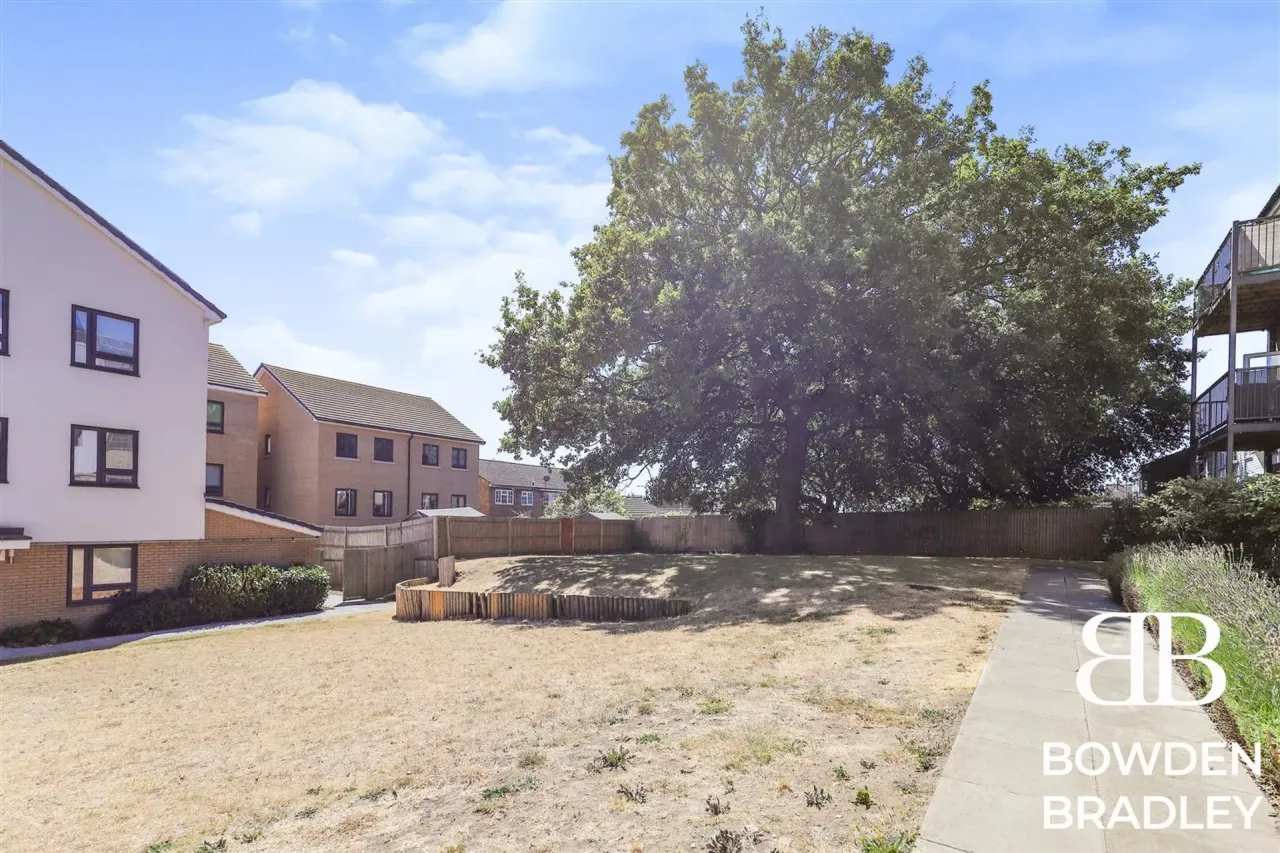 Reservoir Way, Hainault, IG6, photo 29