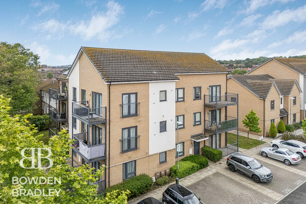 Reservoir Way, Hainault, IG6, photo 17