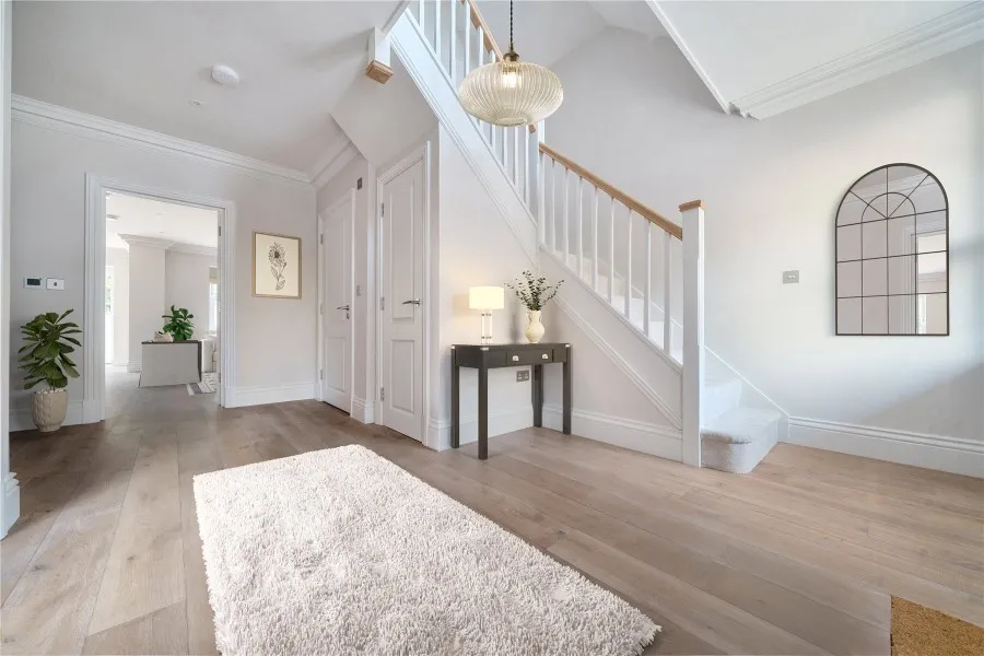 Old Woking Road, Woking, GU22, photo 6
