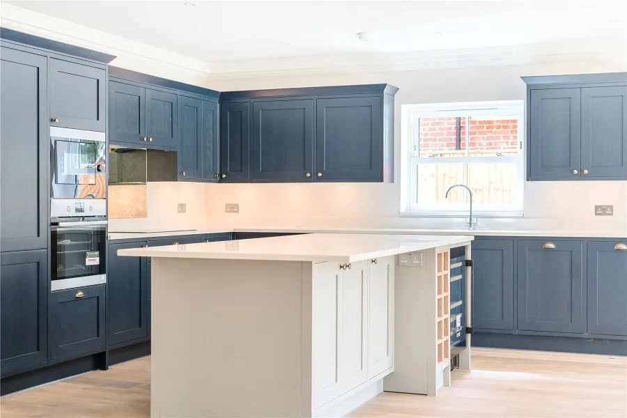 Old Woking Road, Woking, GU22, photo 3