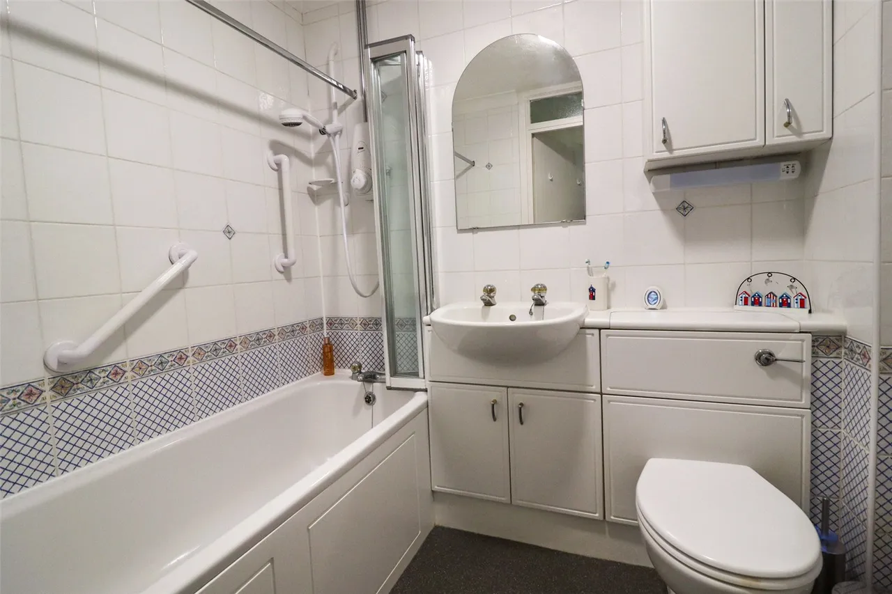 Crookham Road, Fleet, Hampshire, GU51 5SL, photo 6