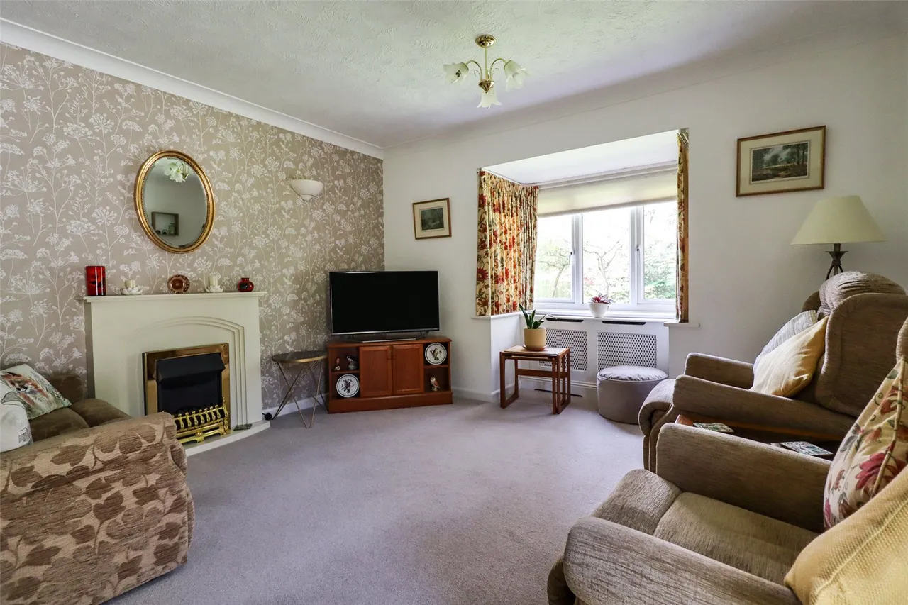Crookham Road, Fleet, Hampshire, GU51 5SL, photo 4