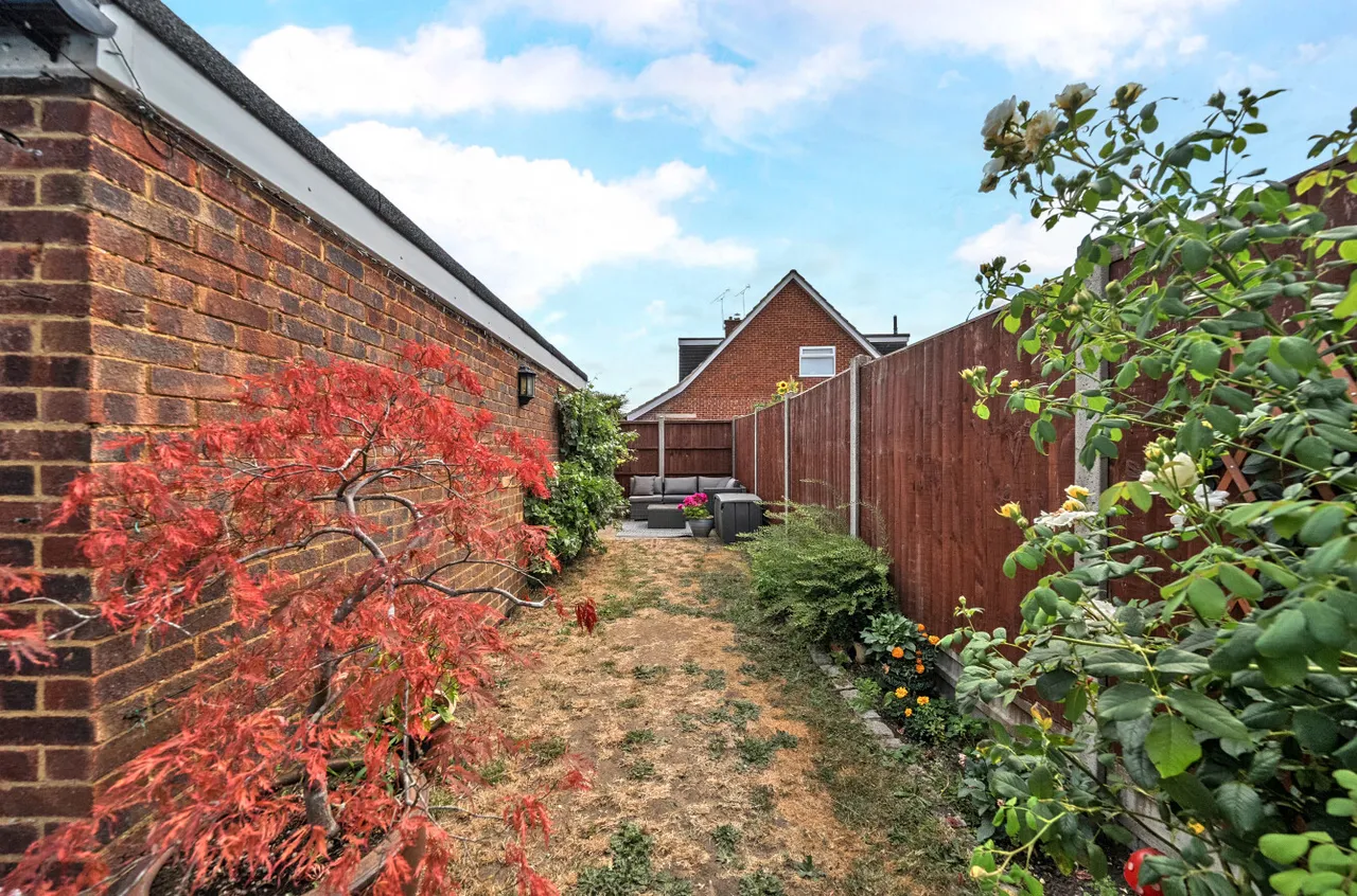 Cumberland Avenue, Guildford, GU2, photo 17