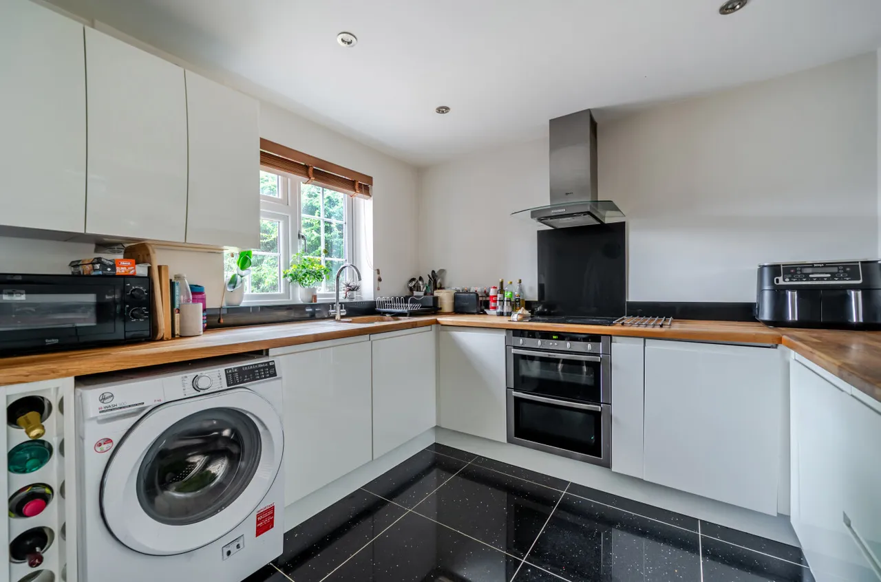 Cumberland Avenue, Guildford, GU2, photo 13