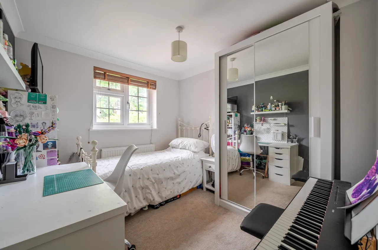 Cumberland Avenue, Guildford, GU2, photo 9