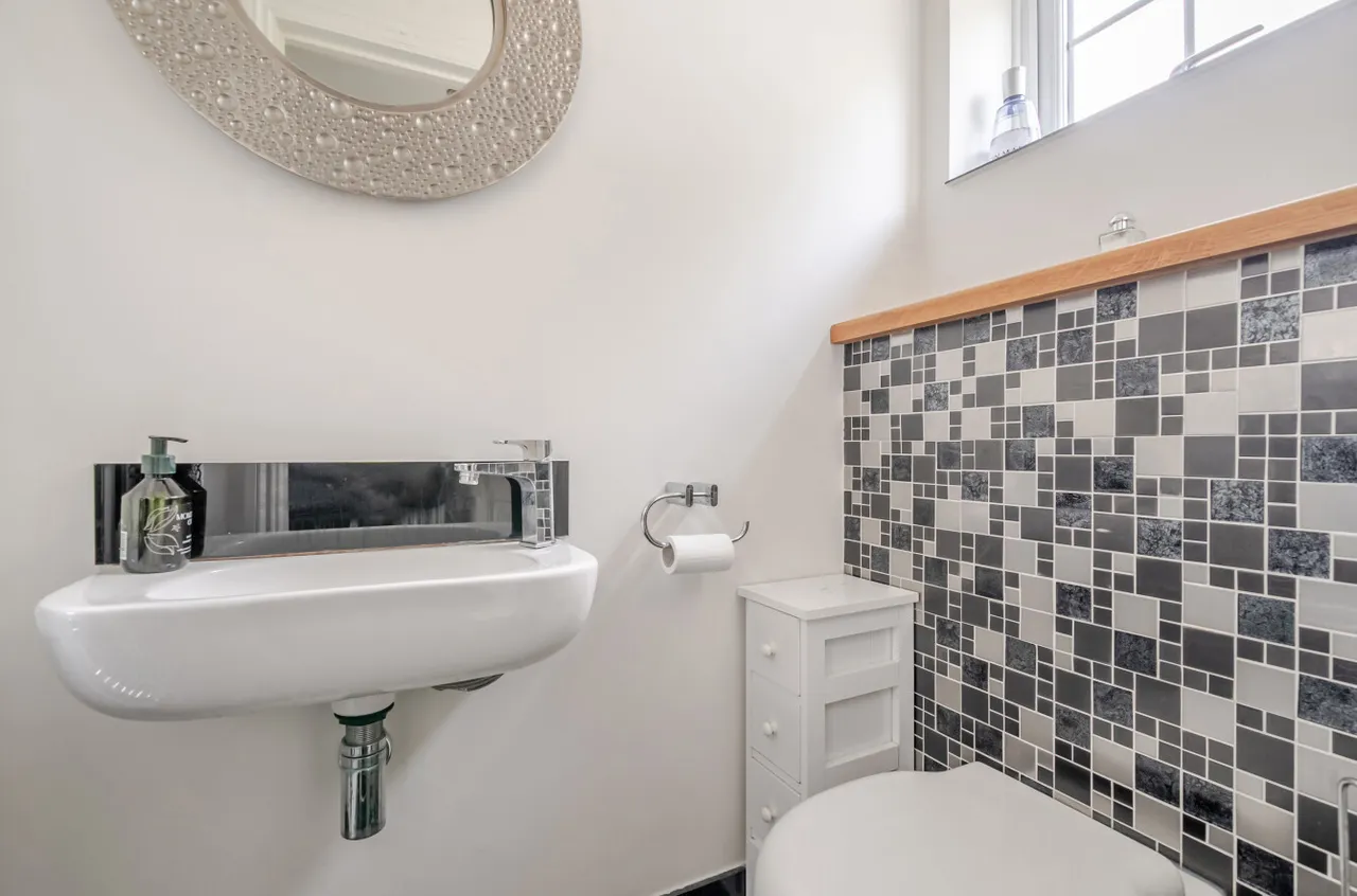 Cumberland Avenue, Guildford, GU2, photo 12