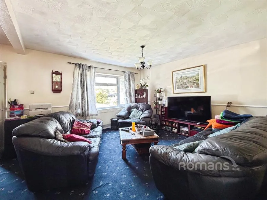 Cheyne Way, Farnborough, GU14, photo 15