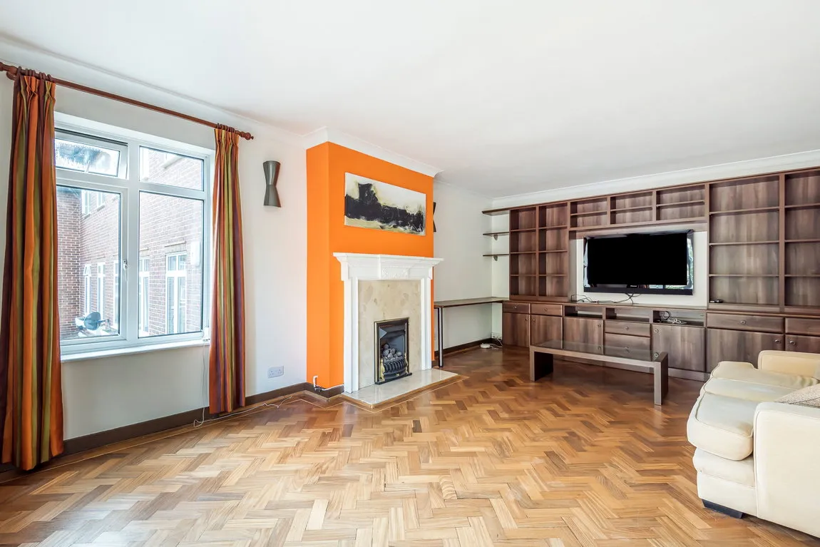 Cervantes Court, Northwood, HA6, photo 2