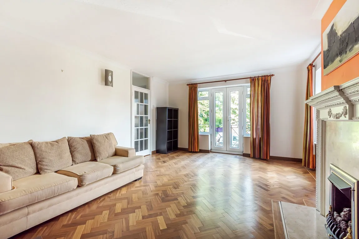 Cervantes Court, Northwood, HA6, photo 4