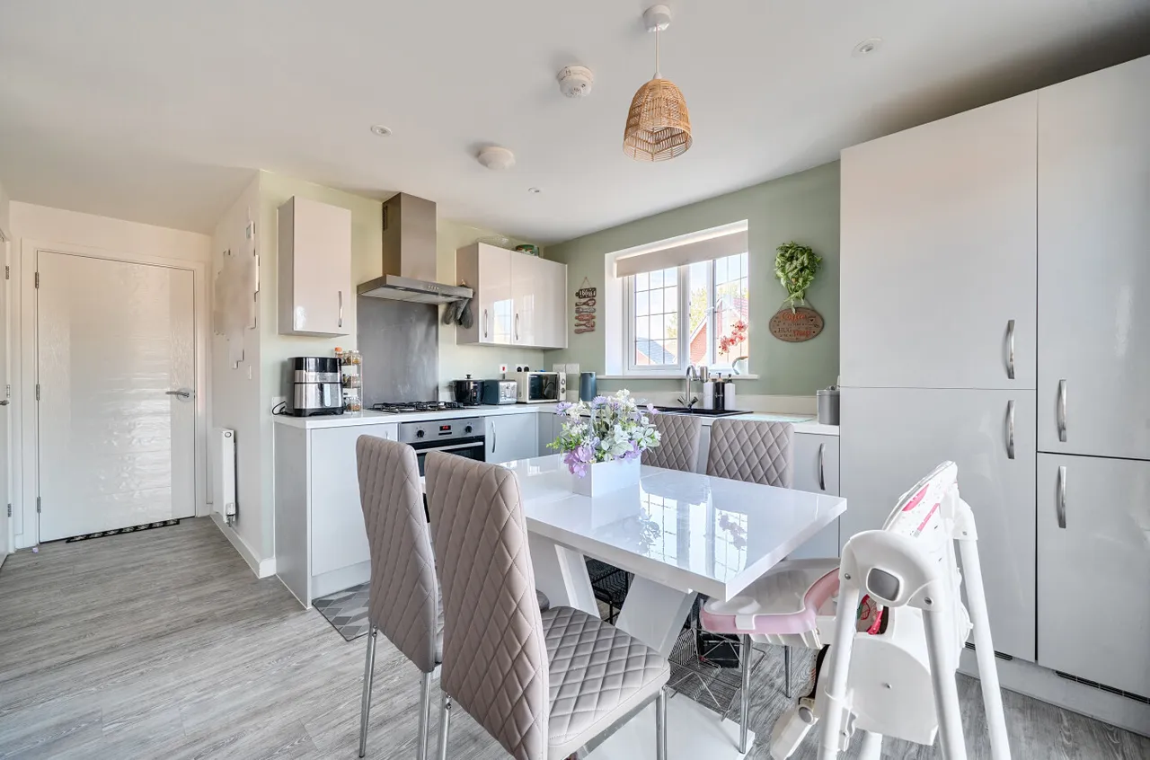 Walton Heath, Binfield, Bracknell, Berkshire, RG42 4LN, photo 4