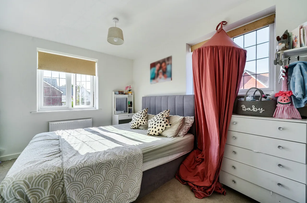 Walton Heath, Binfield, Bracknell, Berkshire, RG42 4LN, photo 6