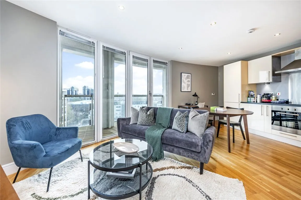 1 bed flat for sale — Quadrant Walk, London