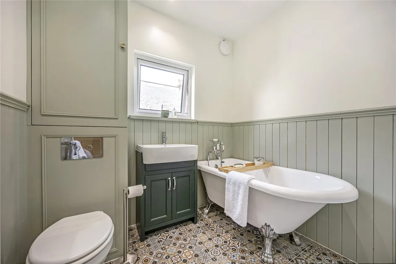 Kensington Avenue, Cheltenham, GL50, photo 17