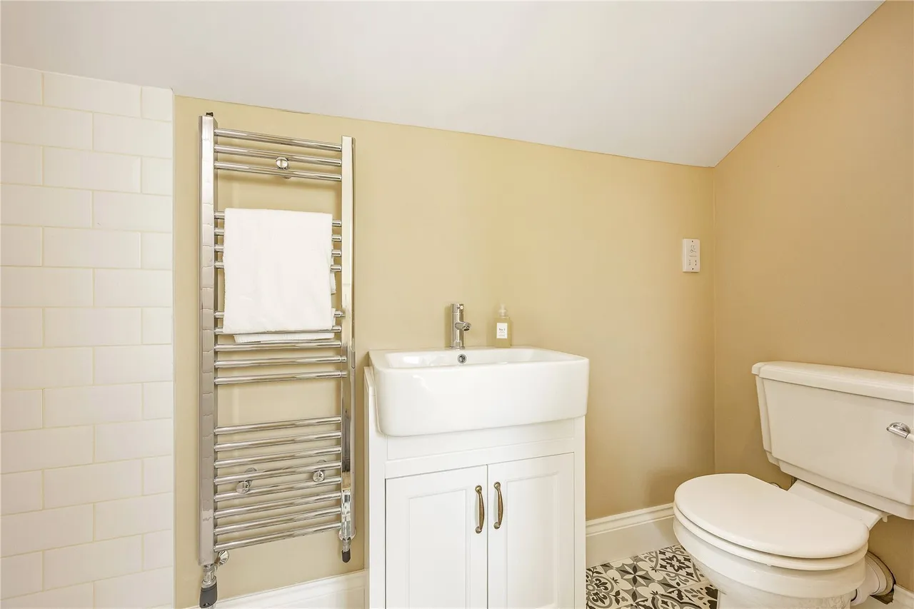 Kensington Avenue, Cheltenham, GL50, photo 20