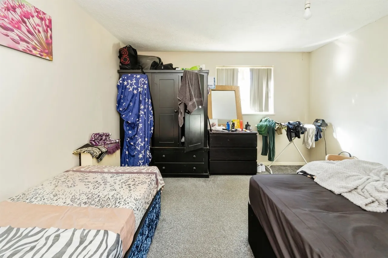Bolton Road, Maidenbower, RH10, photo 7
