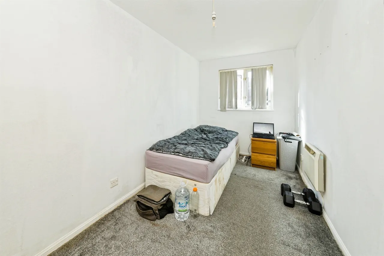 Bolton Road, Maidenbower, RH10, photo 8