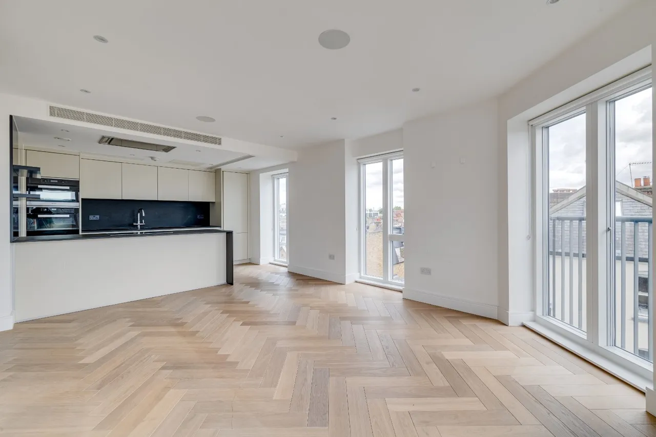 2 bed flat for sale, New Kings Road, London, SW6