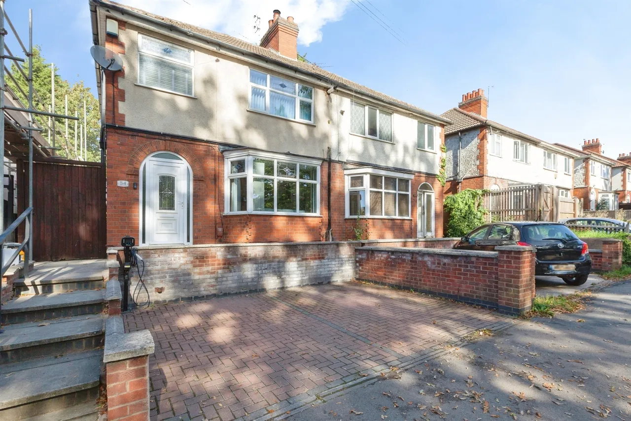 3 bed house for sale, Station Road, Wigston, LE18