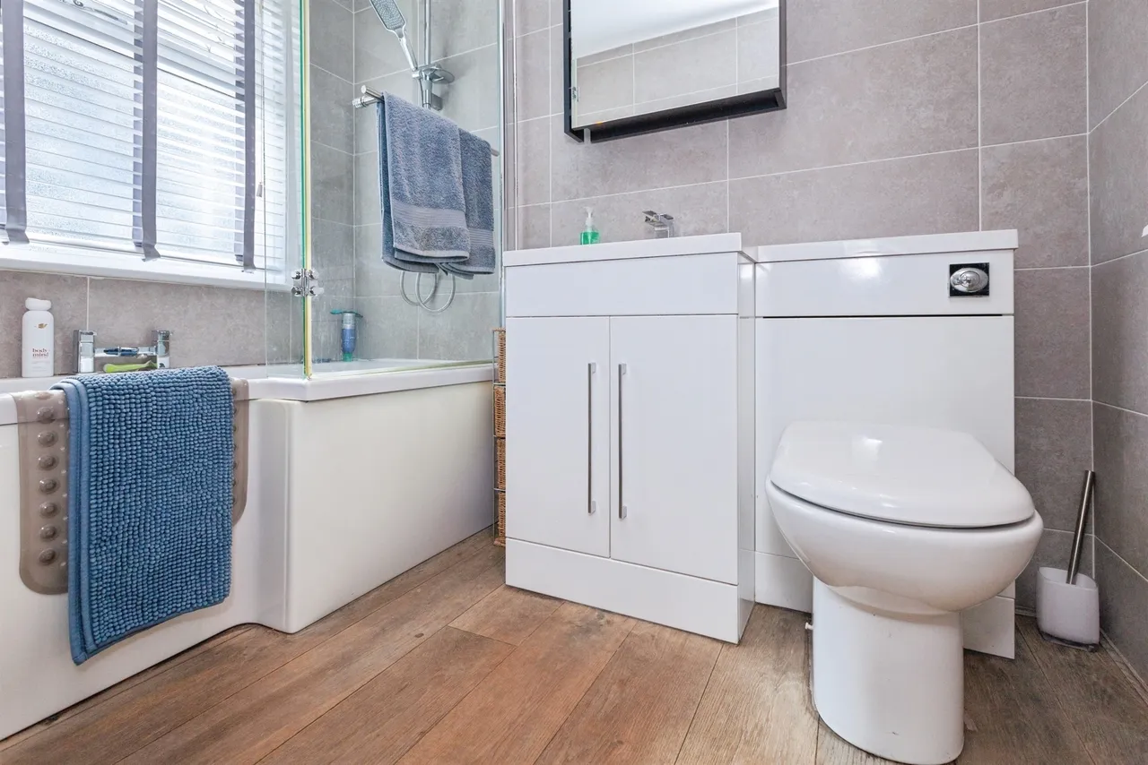 Station Road, Wigston, LE18, photo 16