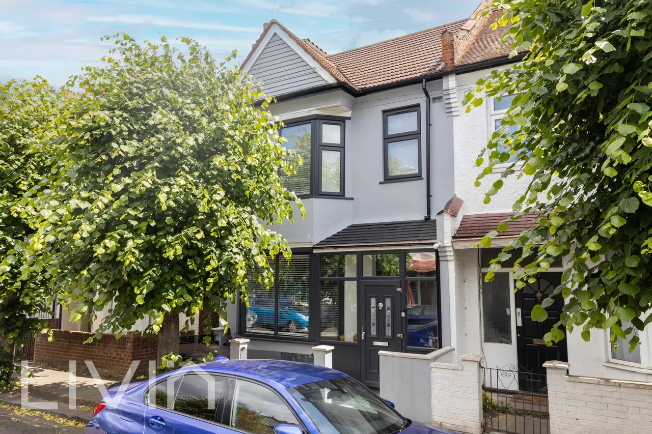 3 bed house to rent, Birdhurst Road, London, SW19