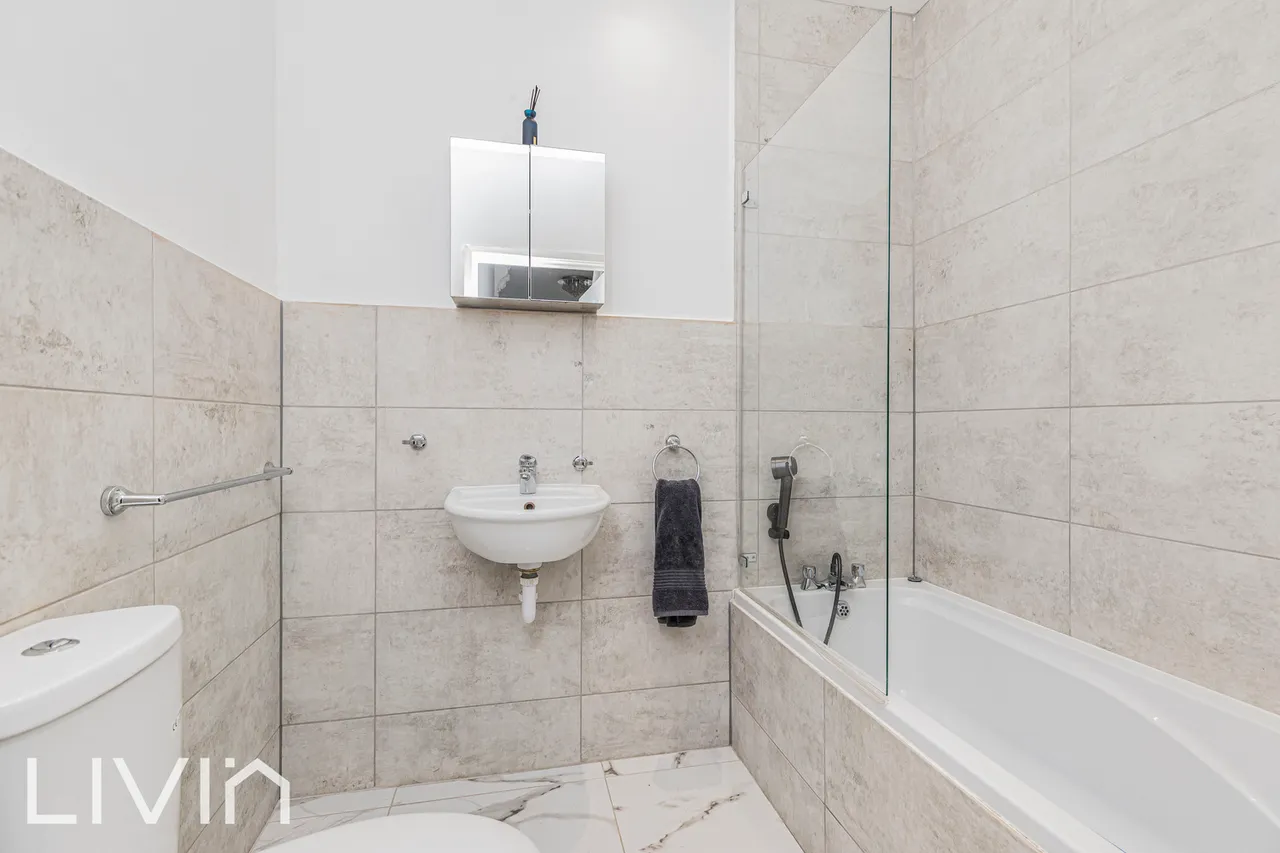Birdhurst Road, London, SW19, photo 7