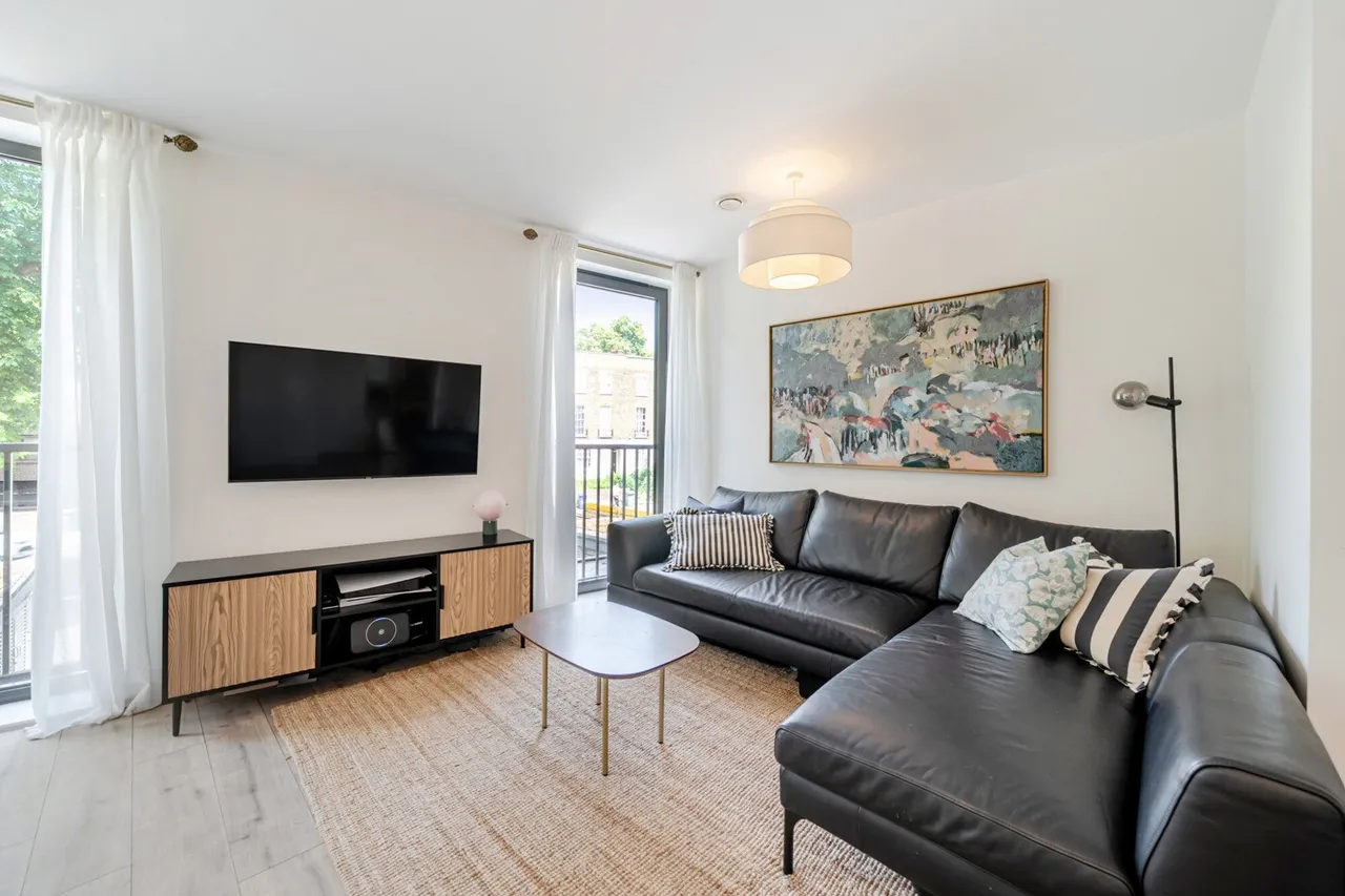 2 bed flat for sale — Queens Road, SE15