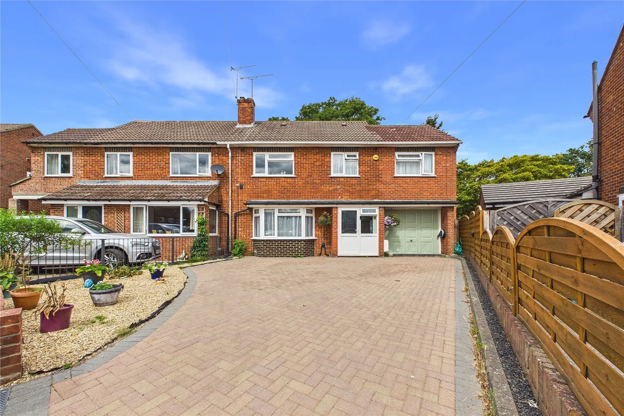 4 bed house for sale, Rivermead Road, Camberley, GU15