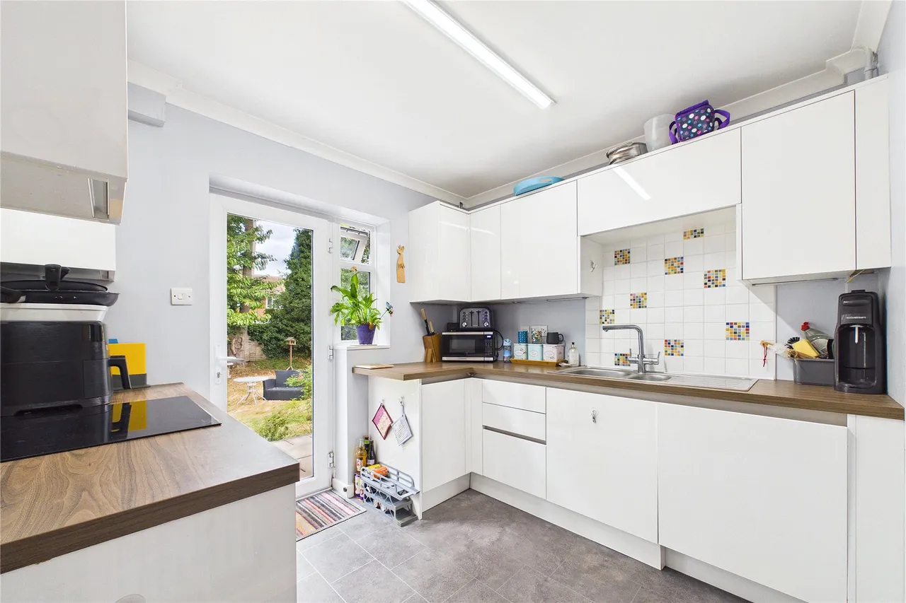 Rivermead Road, Camberley, GU15, photo 2