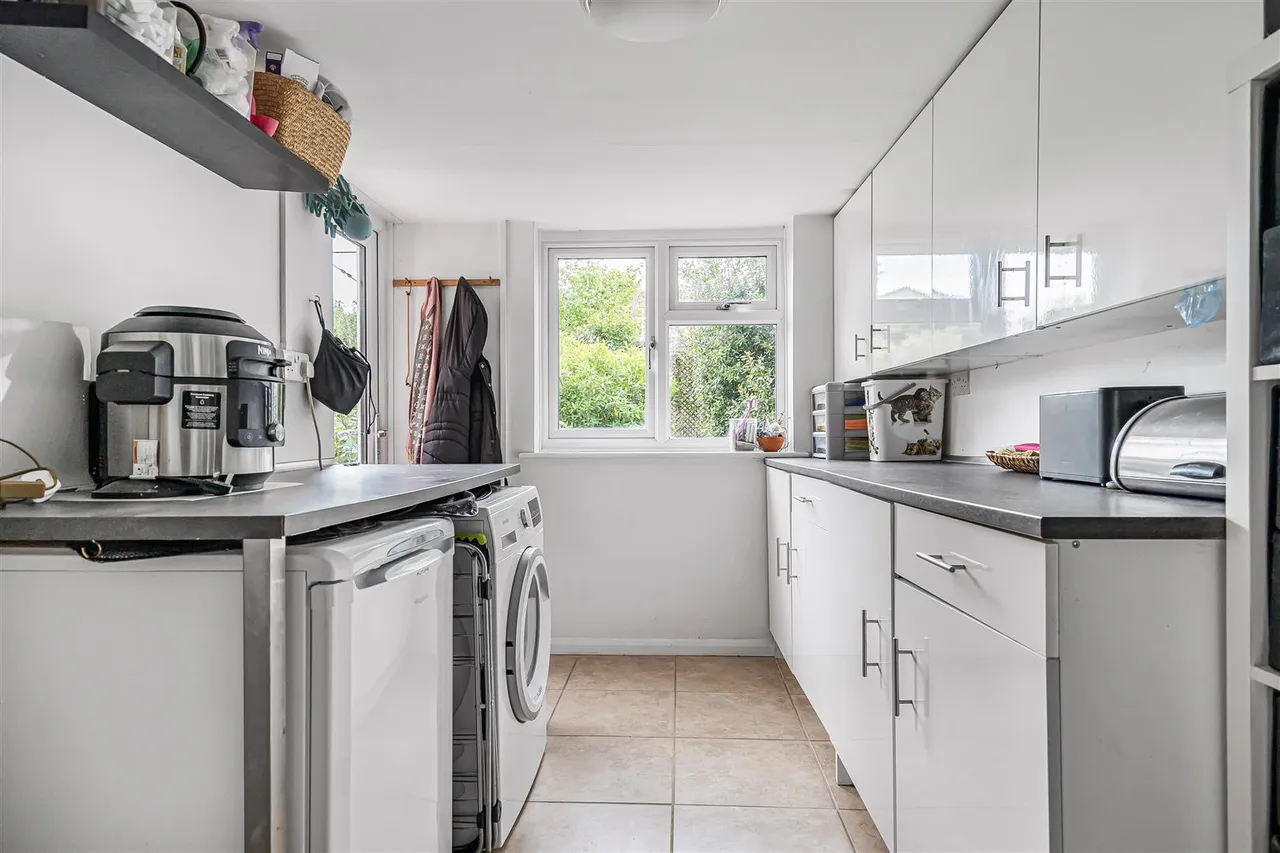 Ross Close, Saffron Walden, CB11, photo 10