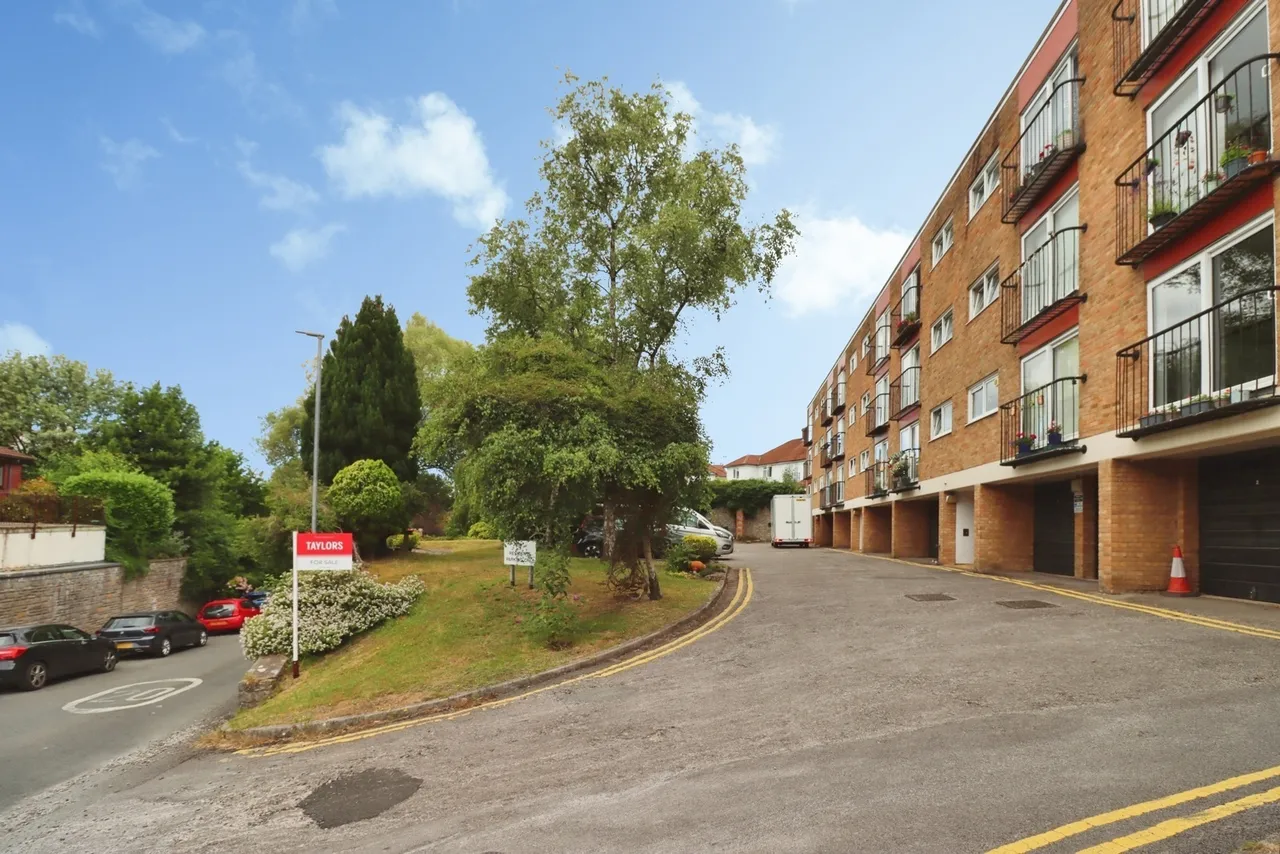 2 bed flat for sale — Chock Lane, Bristol, Somerset, BS9