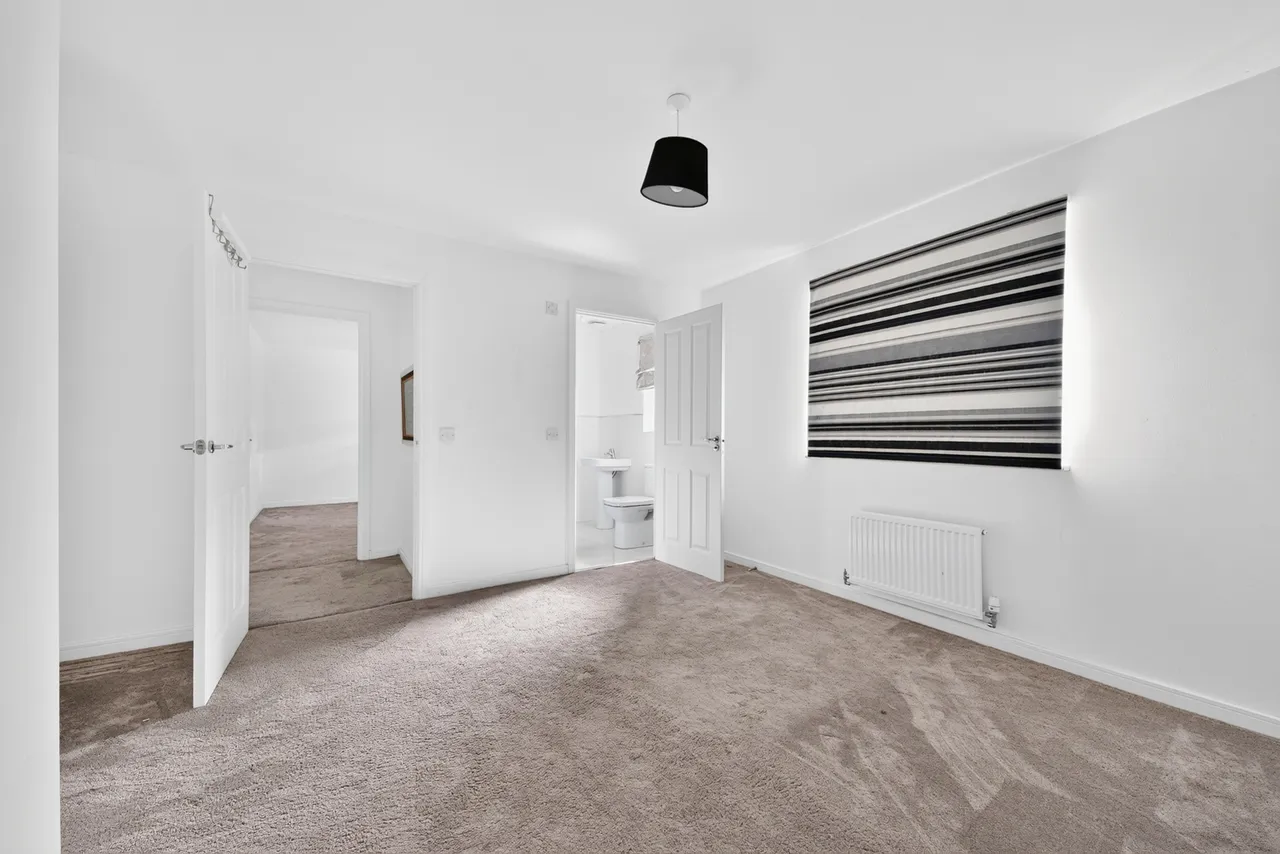 Raeside Grove, Newton Mearns, G77, photo 16
