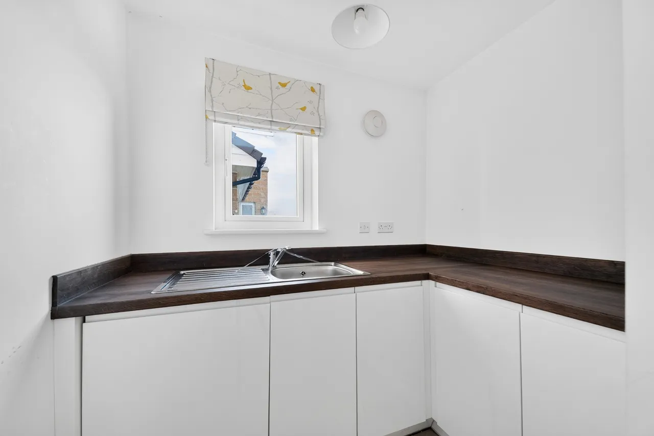 Raeside Grove, Newton Mearns, G77, photo 6