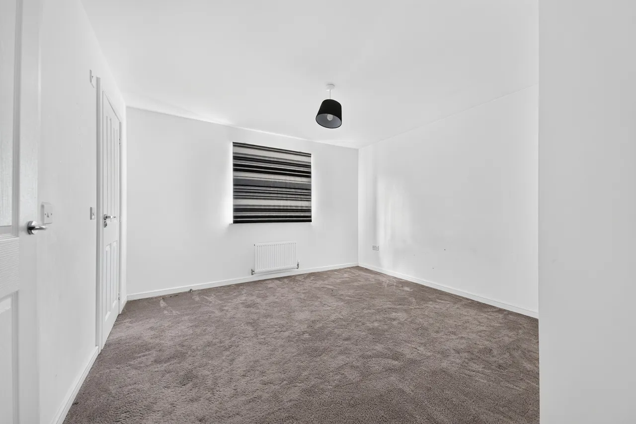Raeside Grove, Newton Mearns, G77, photo 17