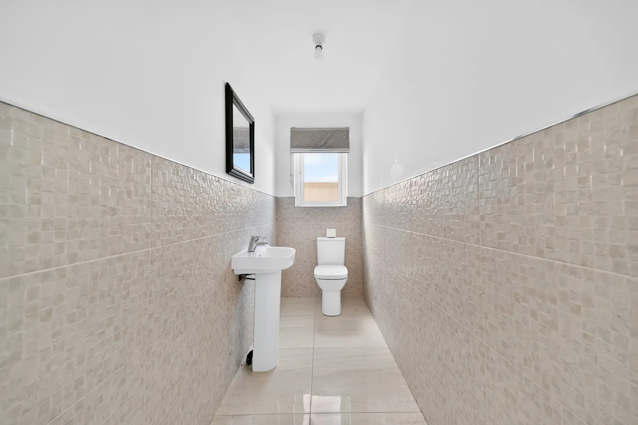 Raeside Grove, Newton Mearns, G77, photo 8