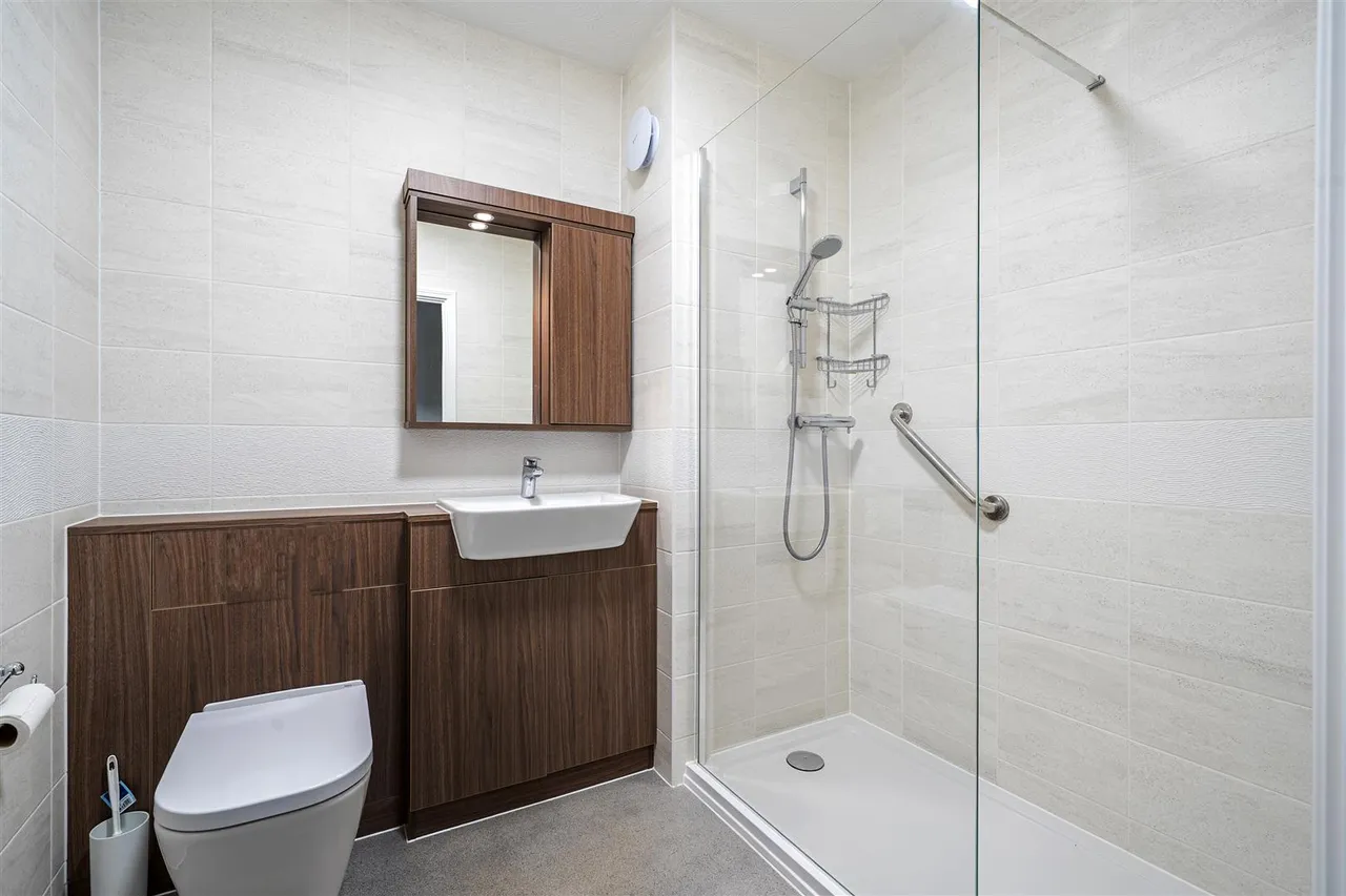Prices Lane, Reigate, RH2, photo 8