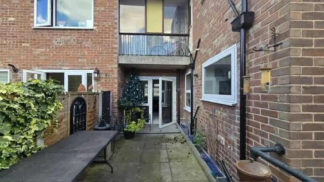 Boxhill Drive, Manchester, photo 10