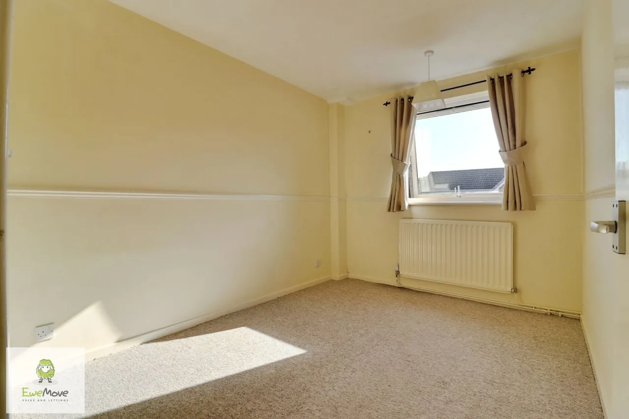 Eskrett Street, Hednesford, WS12, photo 9