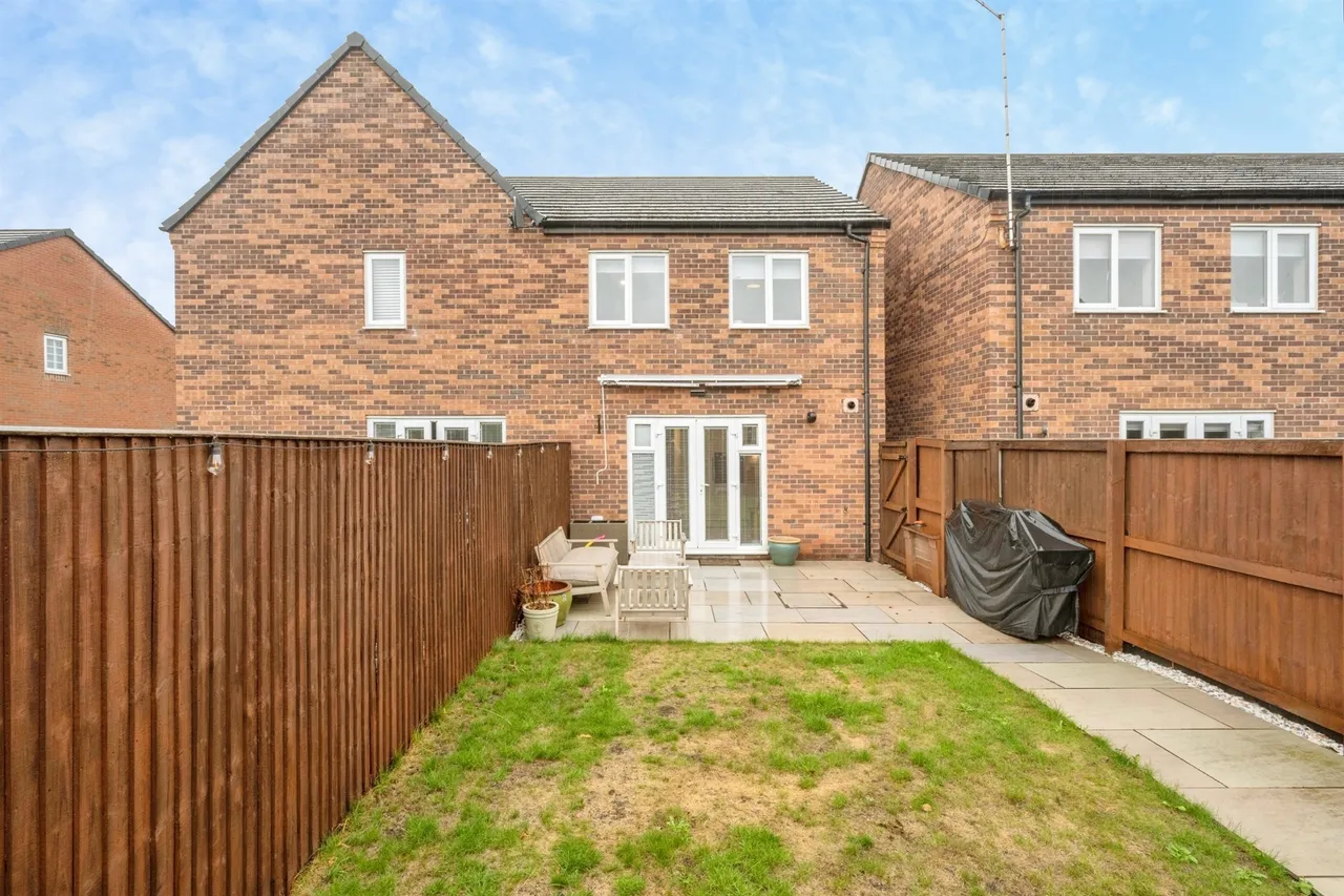 Buzzard Avenue, Mexborough, photo 4