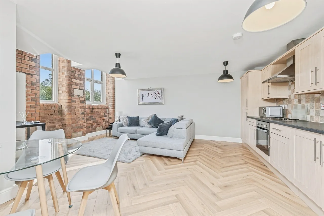 Fearnley Mill Drive, Huddersfield, photo 6