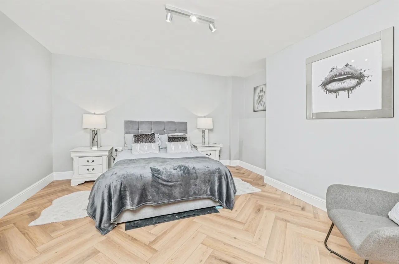 Fearnley Mill Drive, Huddersfield, photo 9