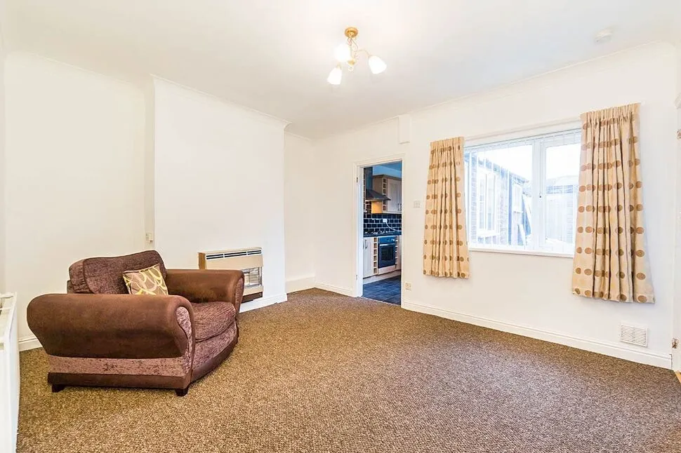 Foljambe Crescent, New Rossington, South Yorkshire, DN11, photo 3